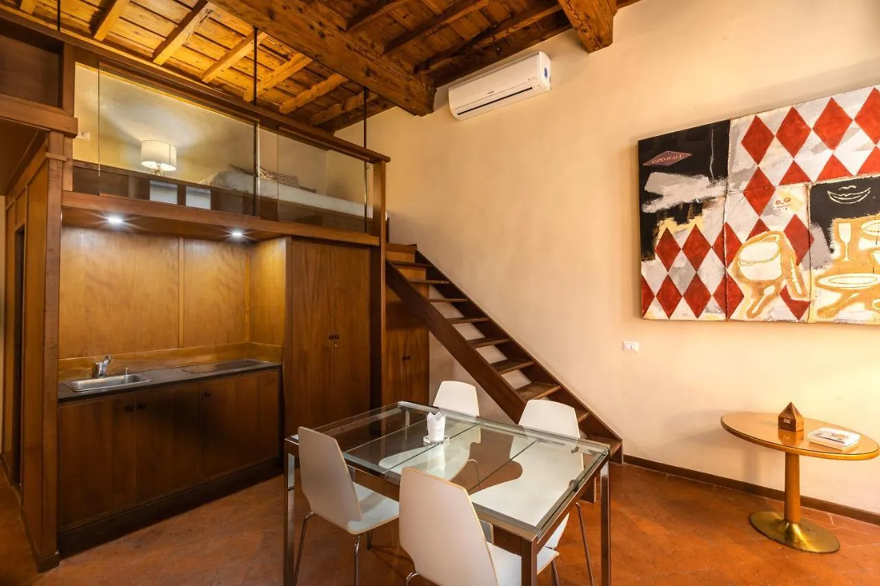 Ponte Vecchio & Maggio Jewel Loft Apartment Florence